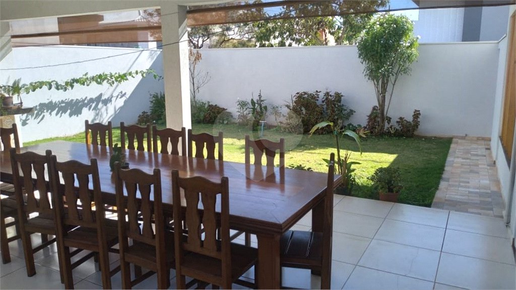 Casa à venda com 3 suítes no condomínio Damha III, São Carlos - SP