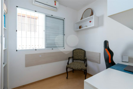 Sobrado à venda com 3 quartos, sendo 1 suíte, em Vila Morse, São Paulo, SP
