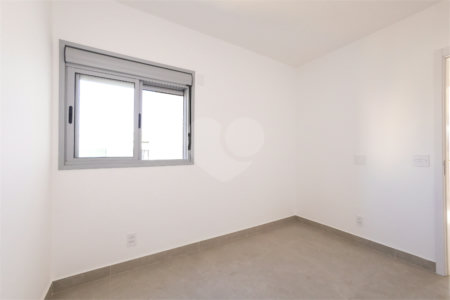 Apartamento à venda com 3 quartos, sendo 1 suíte,  em Vila Sofia, São Paulo, SP