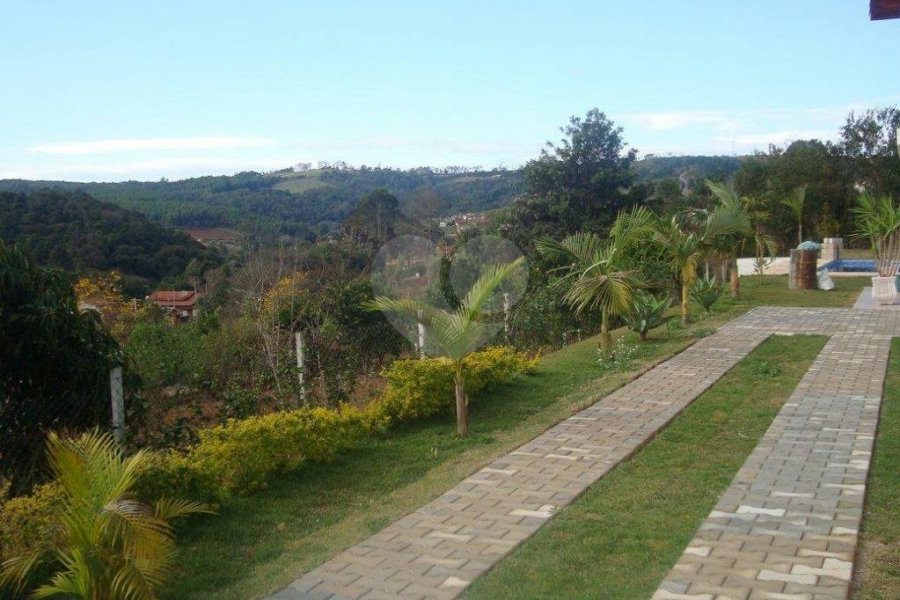 Casa à venda com 4 quartos, sendo 3 suítes, em Recreio Campo Verde, Ibiúna, SP