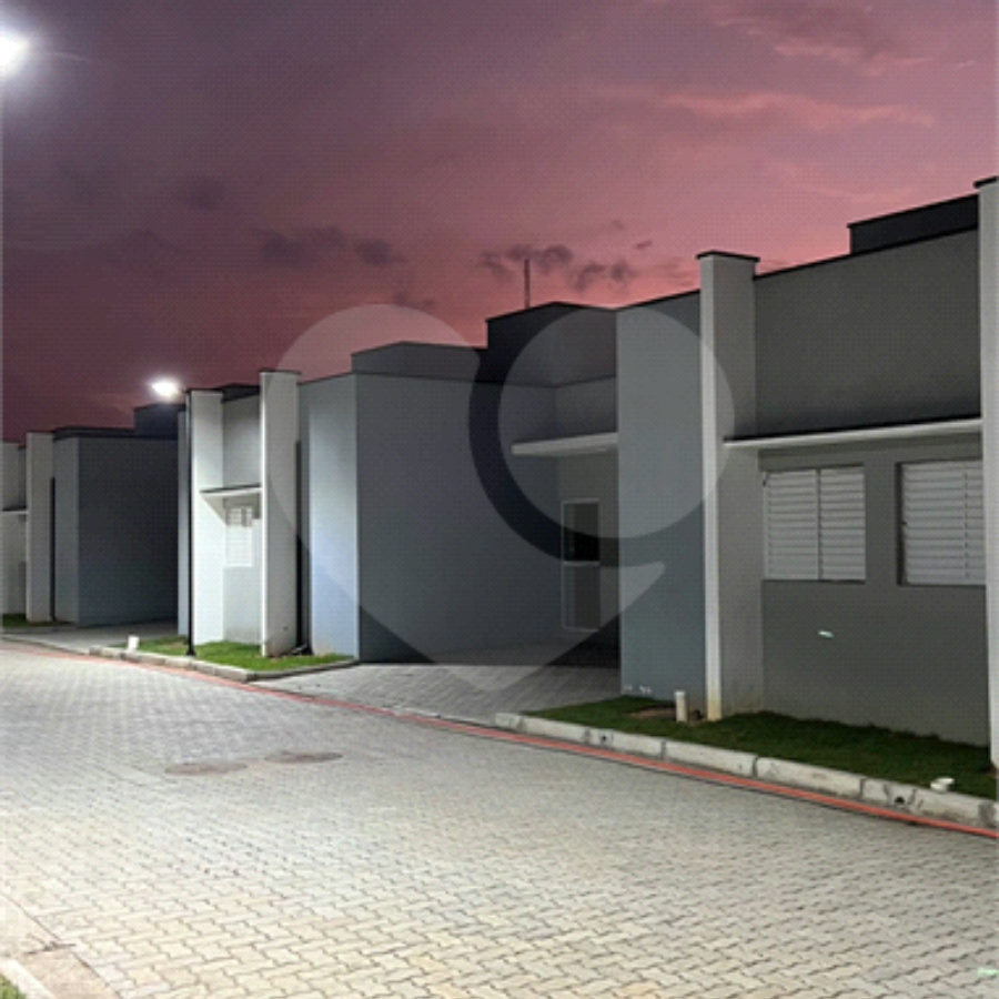 Casa à venda com 2 suítes no condomínio Villággio Álvaro Scalet, Salto - SP