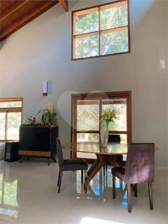 Casa à venda com 5 quartos, sendo 4 suítes, em Transurb, Itapevi, SP