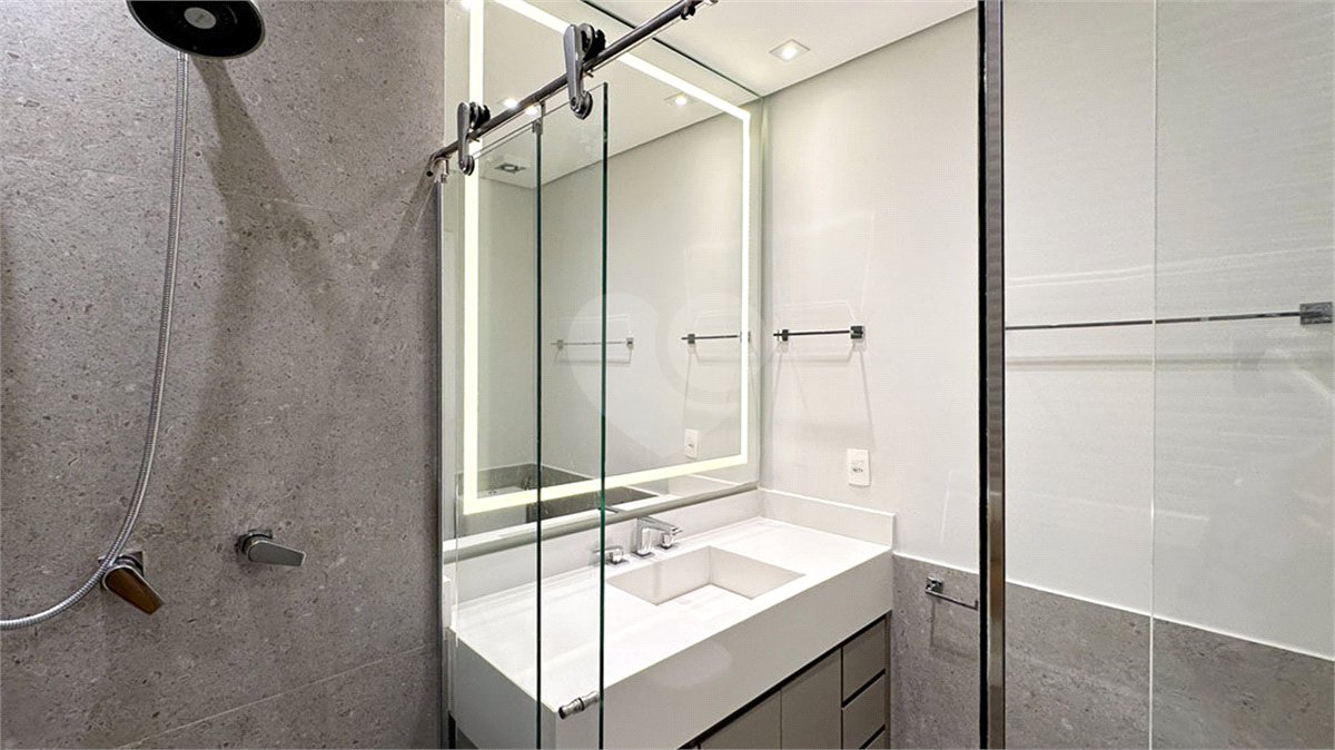 Apartamento à venda ou para alugar com 2 suítes em Cerqueira César, São Paulo, SP