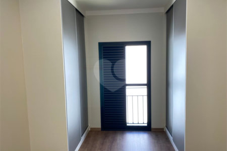 Casa à venda com 3 suítes no condomínio Villaggio Maranello, Vinhedo - SP