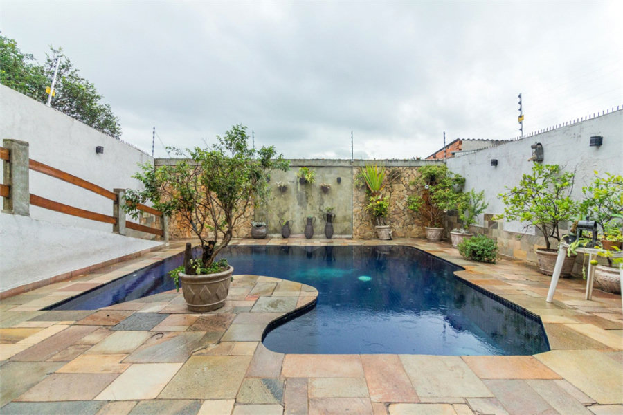 Casa à venda ou para alugar com 5 quartos, sendo 3 suítes, em Imirim, São Paulo, SP