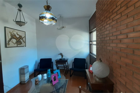 Casa à venda com 3 quartos, sendo 1 suíte, em Alto da Boa Vista, São Paulo, SP