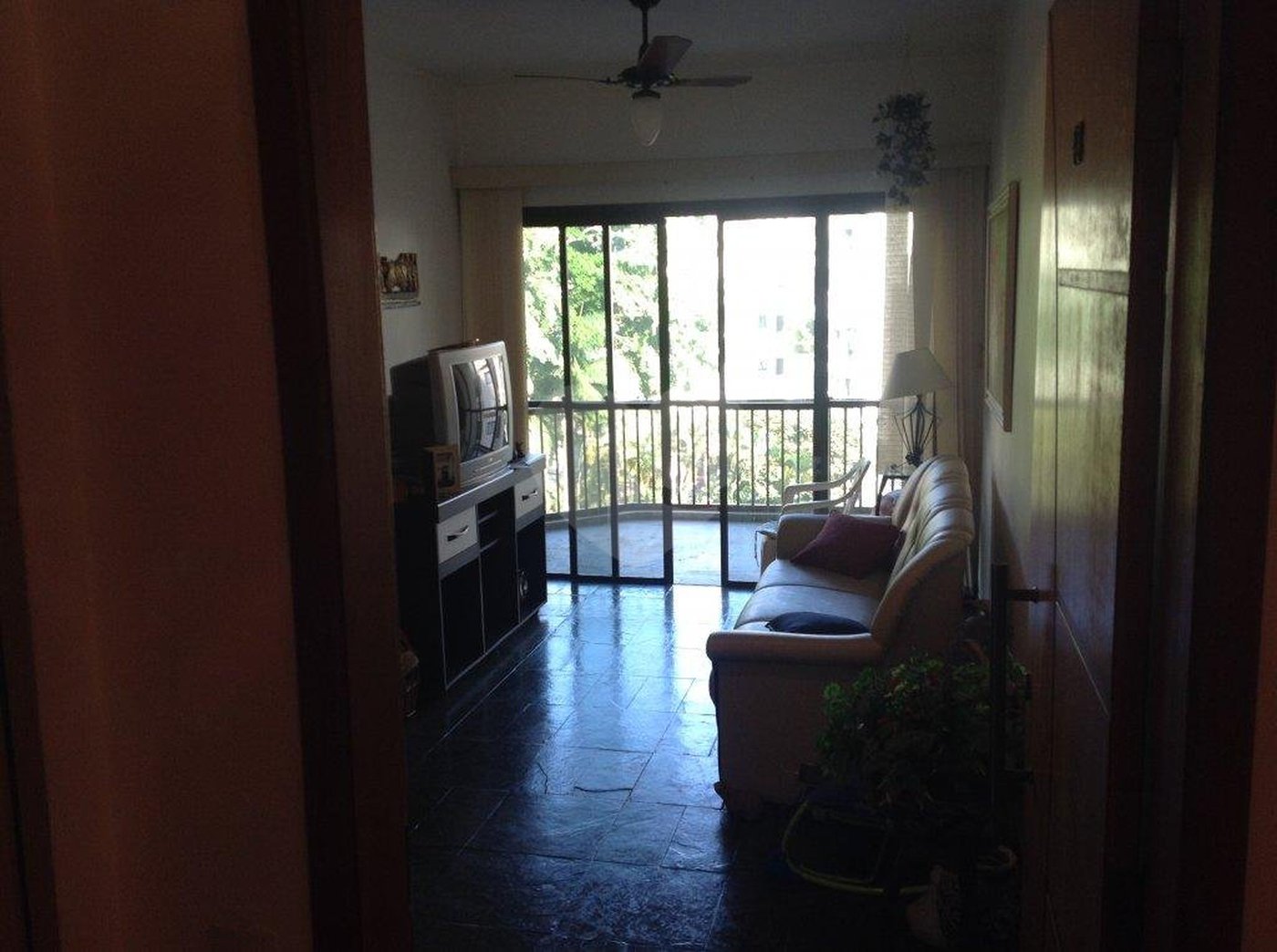 Apartamento à venda com 2 quartos, sendo 1 suíte, em Vila Luis Antônio, Guarujá, SP