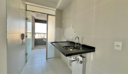 Apartamento à venda com 2 quartos em Moema, São Paulo, SP
