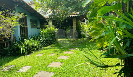 Casa Térrea à venda com 4 quartos, sendo 1 suíte,  em Interlagos, São Paulo, SP