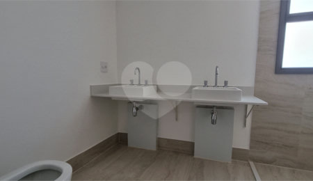 Apartamento à venda com 3 suítes em Moema, São Paulo, SP