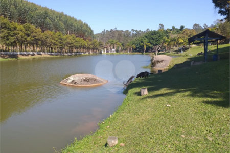 Sítio à venda com 4 quartos, sendo 1 suíte,  em Cruz das Almas, Biritiba-mirim, SP