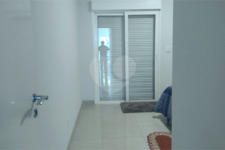 Casa à venda com 3 quartos, sendo 1 suíte, no condomínio Residencial Bouganville, Araraquara - SP