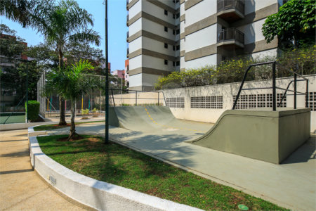 Apartamento à venda com 4 suítes em Vila Sofia, São Paulo, SP