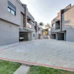 Casa à venda com 4 suítes no condomínio Reserva Robélia, São Paulo - SP
