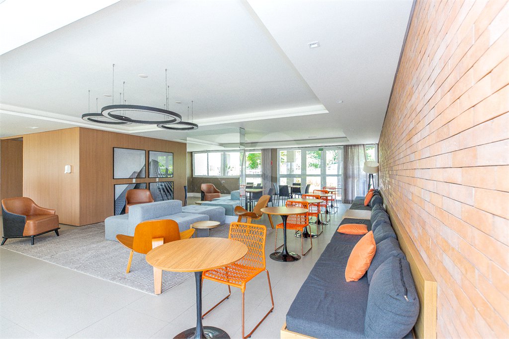 Apartamento à venda com 3 quartos, sendo 1 suíte,  em Chácara Flora, São Paulo, SP