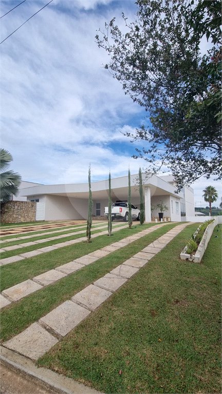 Casa à venda com 3 suítes no condomínio Residencial dos Lagos, Itupeva - SP