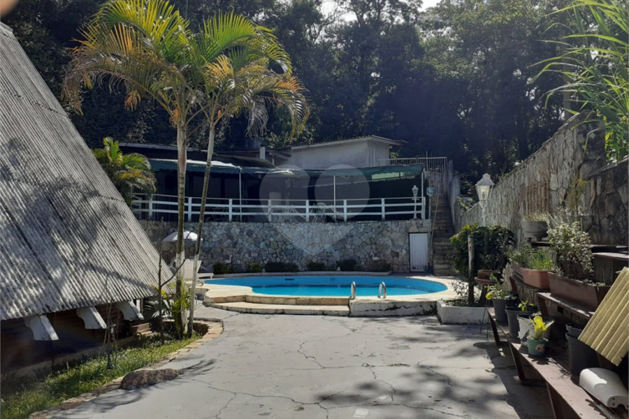 Sobrado à venda com 3 quartos, sendo 1 suíte, em Samambaia, Mairiporã, SP