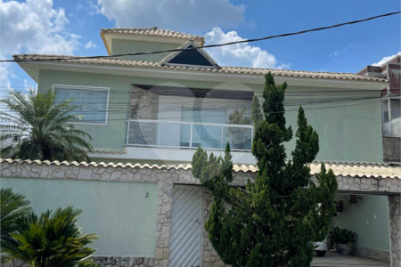 Casa à venda com 5 quartos, sendo 1 suíte, no condomínio Residencial Green Ville, Rio de Janeiro - RJ