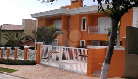 Casa à venda com 5 quartos, sendo 4 suítes,  no condomínio Parque Shambala, Atibaia - SP