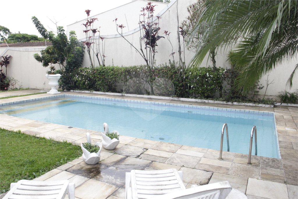 Casa à venda ou para alugar com 5 suítes em Jardim Leonor, São Paulo, SP