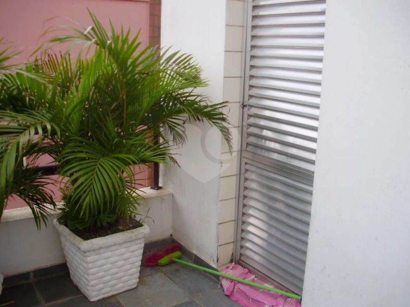 Duplex à venda com 2 quartos, sendo 1 suíte,  em Parque Enseada, Guarujá, SP