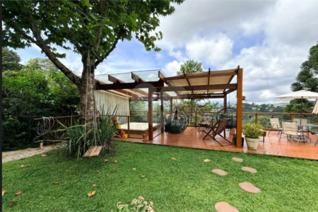 Casa à venda com 4 suítes em Vila Natal, Campos do Jordão, SP