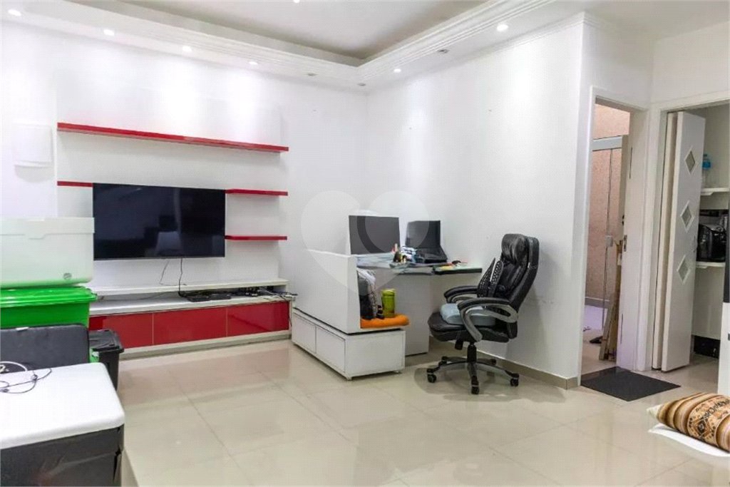 Casa à venda com 3 quartos, sendo 1 suíte,  no condomínio Rafaela I, São Paulo - SP