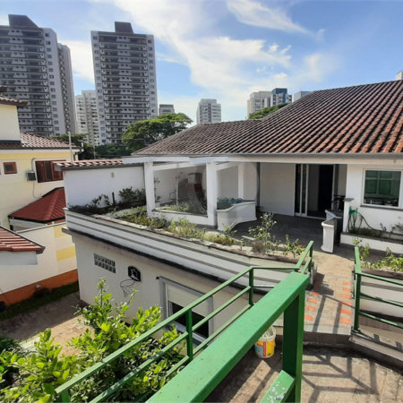 Casa à venda com 4 quartos, sendo 2 suítes, em Jardim Prudência, São Paulo, SP