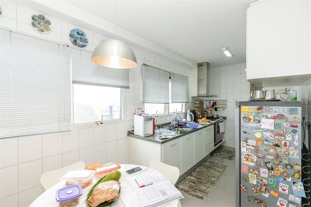 Apartamento à venda com 4 quartos, sendo 3 suítes, em Vila Andrade, São Paulo, SP