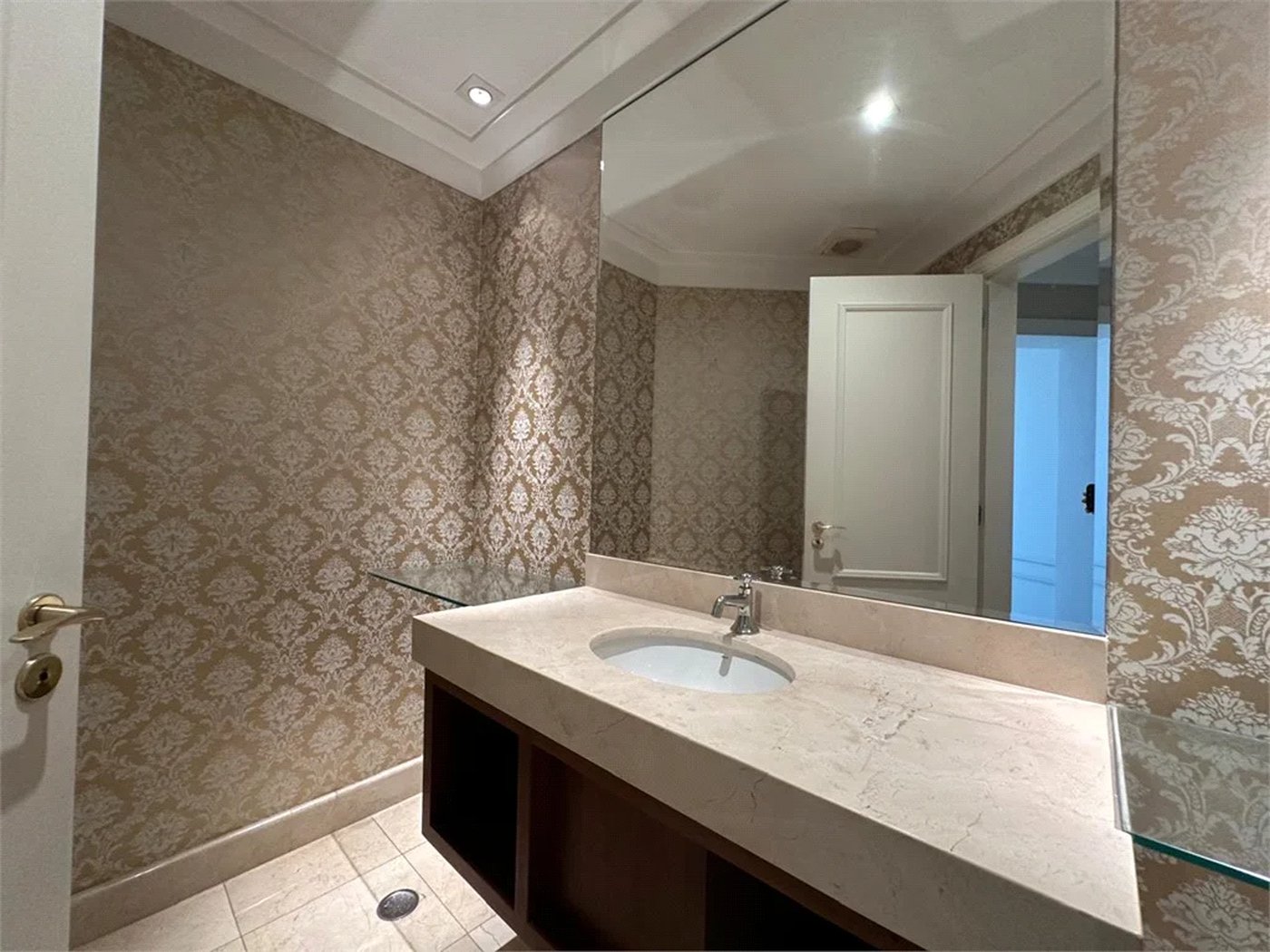 Apartamento para alugar com 4 suítes em Jardim Fonte do Morumbi, São Paulo, SP