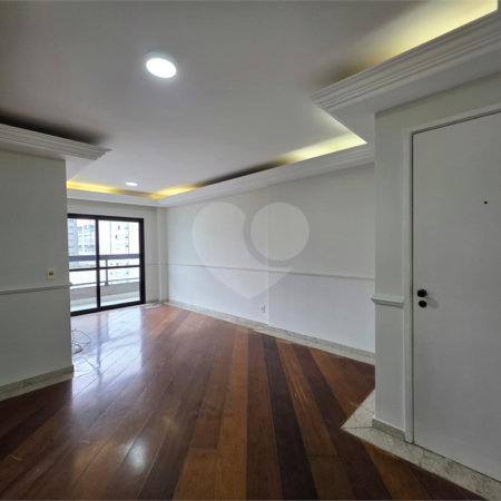 Apartamento à venda com 2 quartos, sendo 1 suíte, em Vila Olímpia, São Paulo, SP