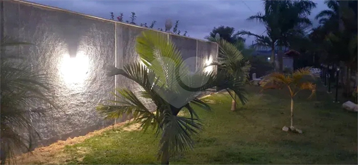 Chácara à venda com 3 suítes em Vila São Geraldo, São José dos Campos, SP
