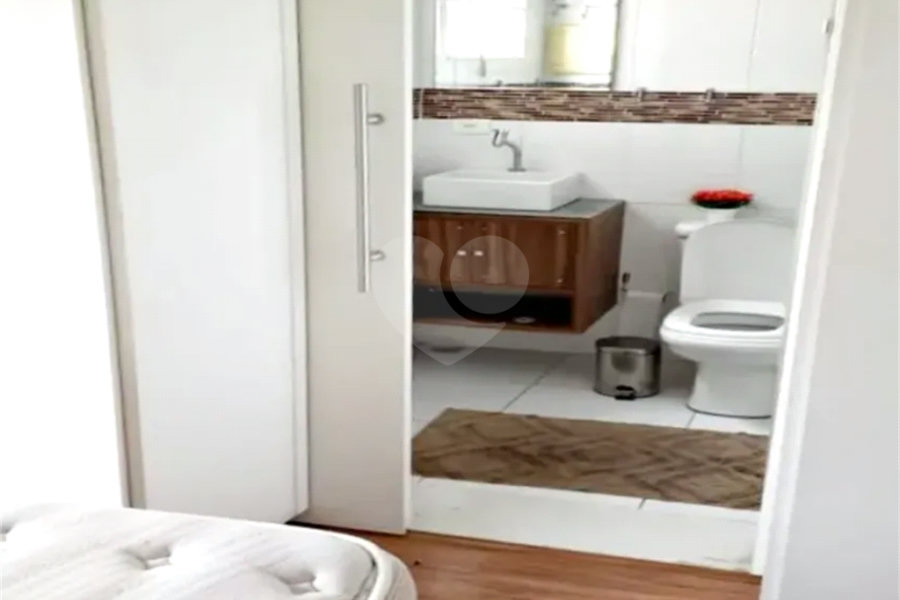 Sobrado à venda com 3 quartos, sendo 1 suíte,  em Vila Palmeiras, São Paulo, SP