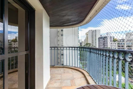 Apartamento à venda com 4 quartos, sendo 3 suítes, em Vila Andrade, São Paulo, SP