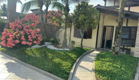 Casa à venda com 3 quartos, sendo 1 suíte, no condomínio Morada da Praia, Bertioga - SP