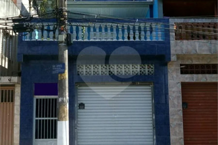 Sobrado com 212m² , 3 dormitórios , 2 vagas , à venda em Santo André.