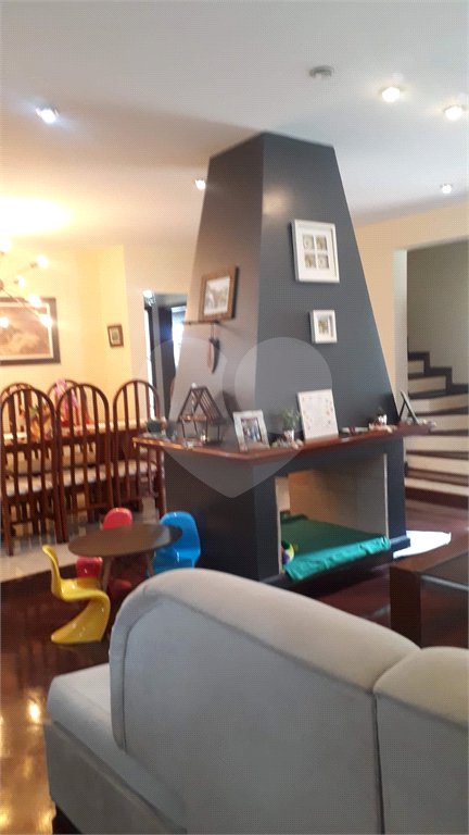 Casa à venda com 5 quartos, sendo 3 suítes,  em Vila Oliveira, Mogi das Cruzes, SP