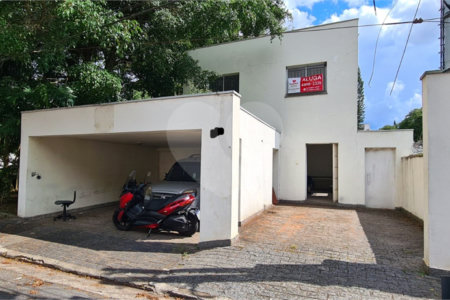 Sobrado à venda com 8 quartos em Vila Tramontano, São Paulo, SP