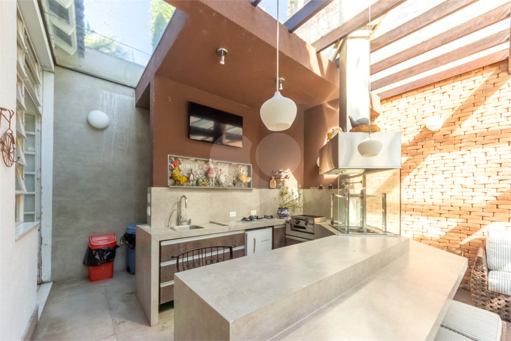 Casa de Vila à venda com 4 quartos, sendo 2 suítes, em Alto da Boa Vista, São Paulo, SP