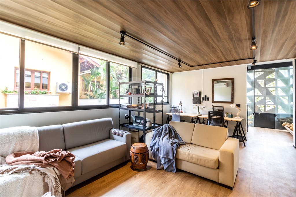 Casa à venda com 4 suítes no condomínio Granja do Morumbi, São Paulo - SP