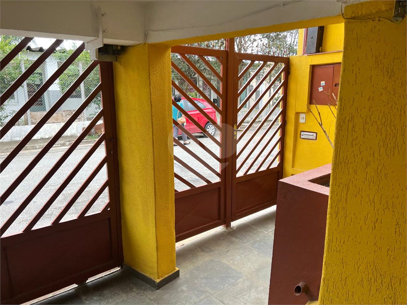 Sobrado à venda com 5 quartos, sendo 2 suítes, em Vila Universitária, São Paulo, SP