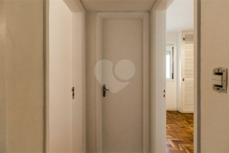 Apartamento à venda com 3 quartos, sendo 1 suíte, em Santo Amaro, São Paulo, SP