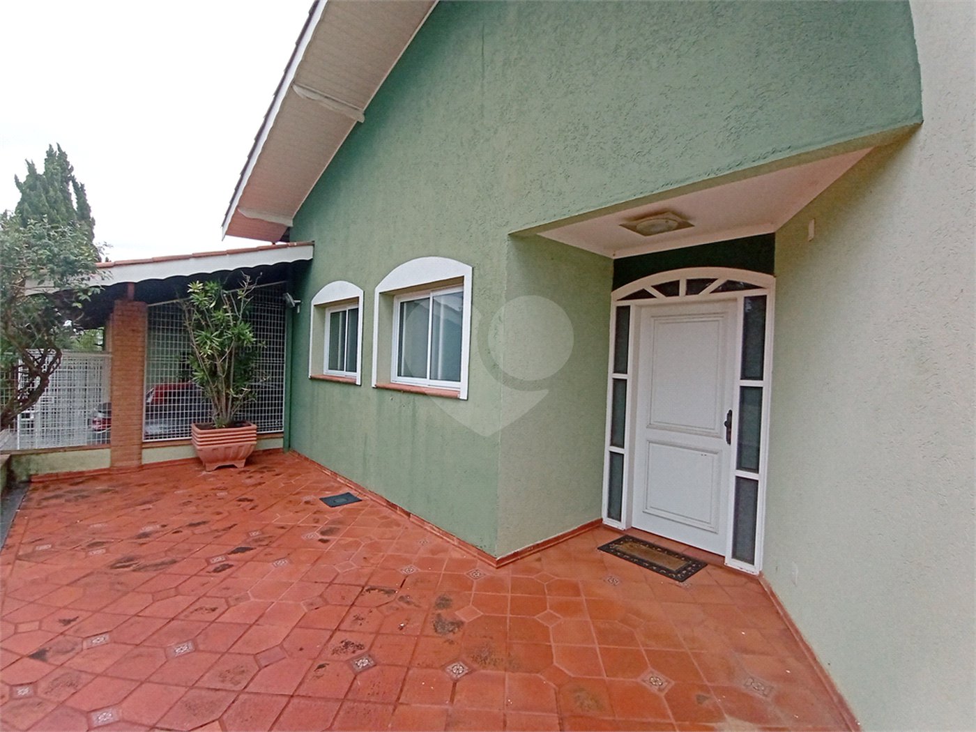 Casa à venda com 4 suítes no condomínio Estância Marambaia, Vinhedo - SP