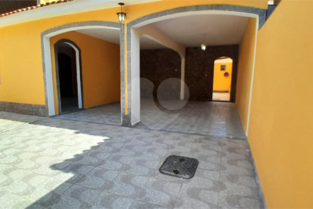 Casa à venda com 3 quartos, sendo 1 suíte, em Campo Grande, Rio de Janeiro, RJ
