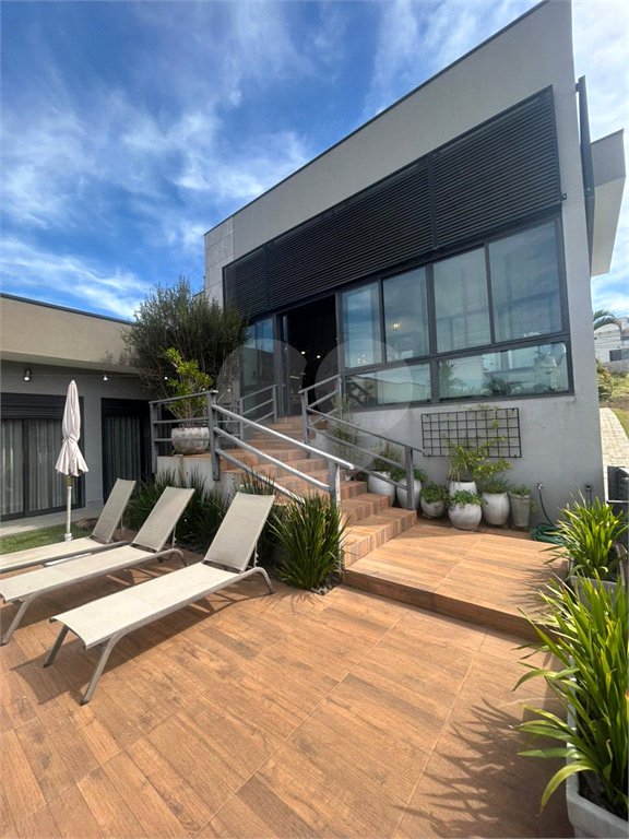 Casa à venda com 3 suítes no condomínio Campo de Toscana, Vinhedo - SP