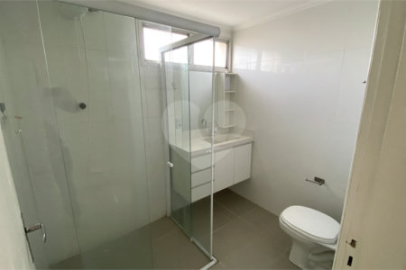Apartamento à venda com 3 quartos, sendo 1 suíte, em Campo Belo, São Paulo, SP