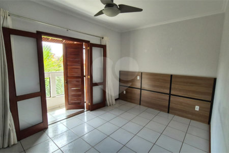 Casa à venda com 4 quartos, sendo 2 suítes, no condomínio Residencial Grape Village, Vinhedo - SP