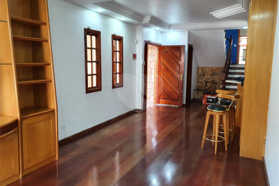 Sobrado à venda com 4 quartos, sendo 2 suítes, em Tremembé, São Paulo, SP