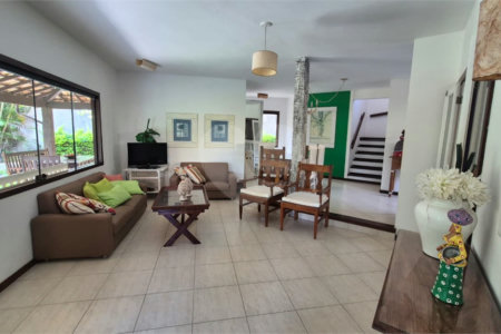 Casa à venda com 5 quartos, sendo 4 suítes,  em Geribá, Armação dos Búzios, RJ