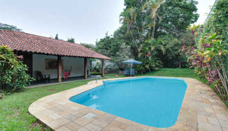 Casa Térrea à venda com 4 quartos, sendo 2 suítes,  em Alto da Boa Vista, São Paulo, SP